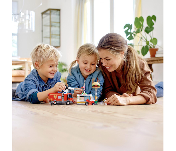 LEGO City 60214 Na ratunek w płonącym barze - 465088 - zdjęcie 3